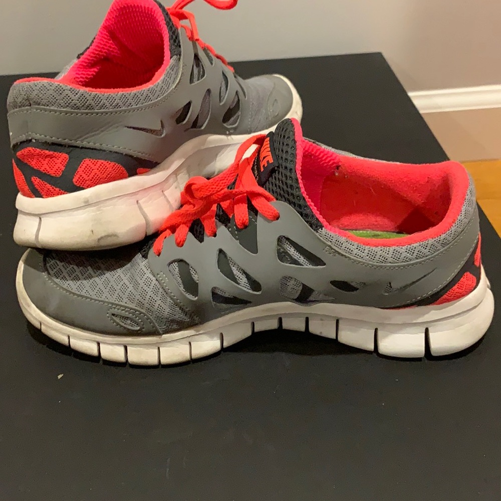 Women’s Nike sz 6